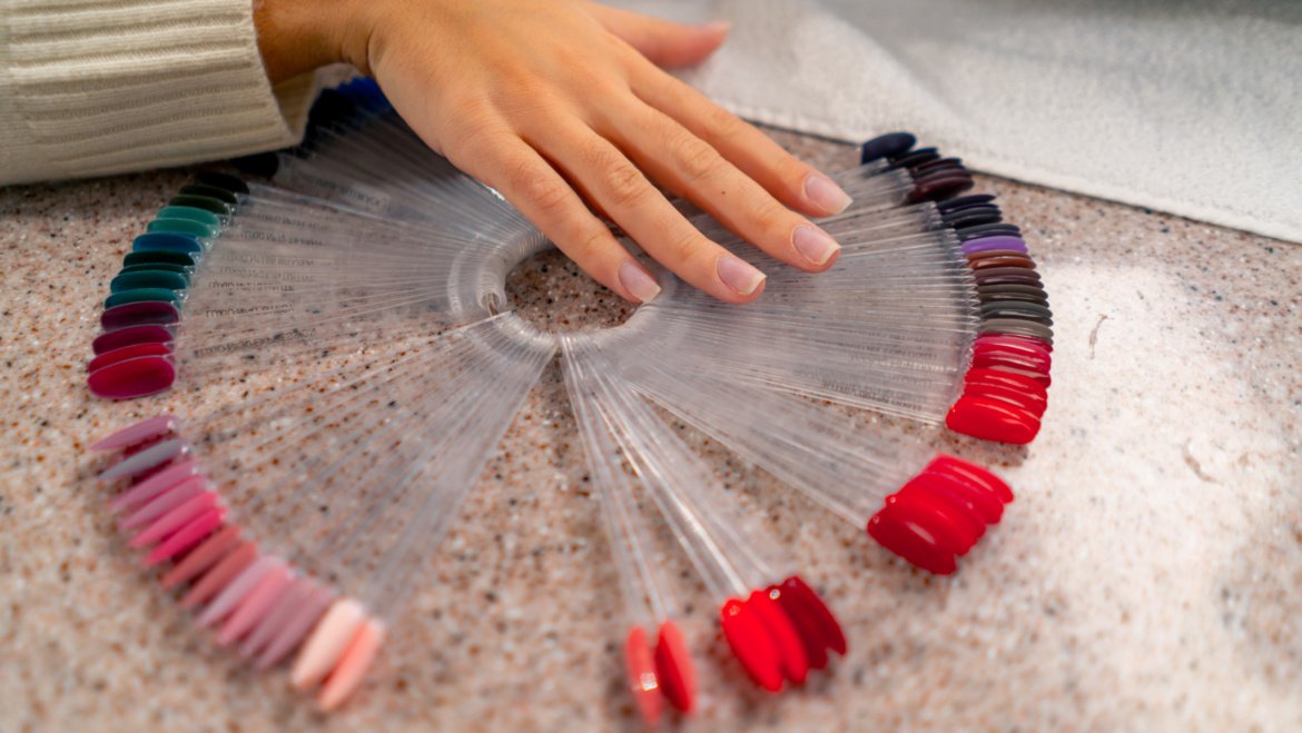 HOW TO REMOVE ACRYLIC NAILS SAFELY