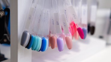 GEL VS ACRYLIC NAILS