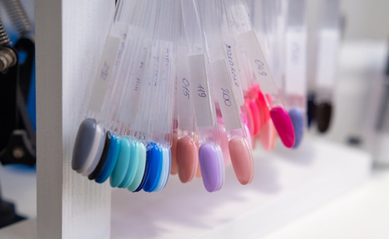 GEL VS ACRYLIC NAILS